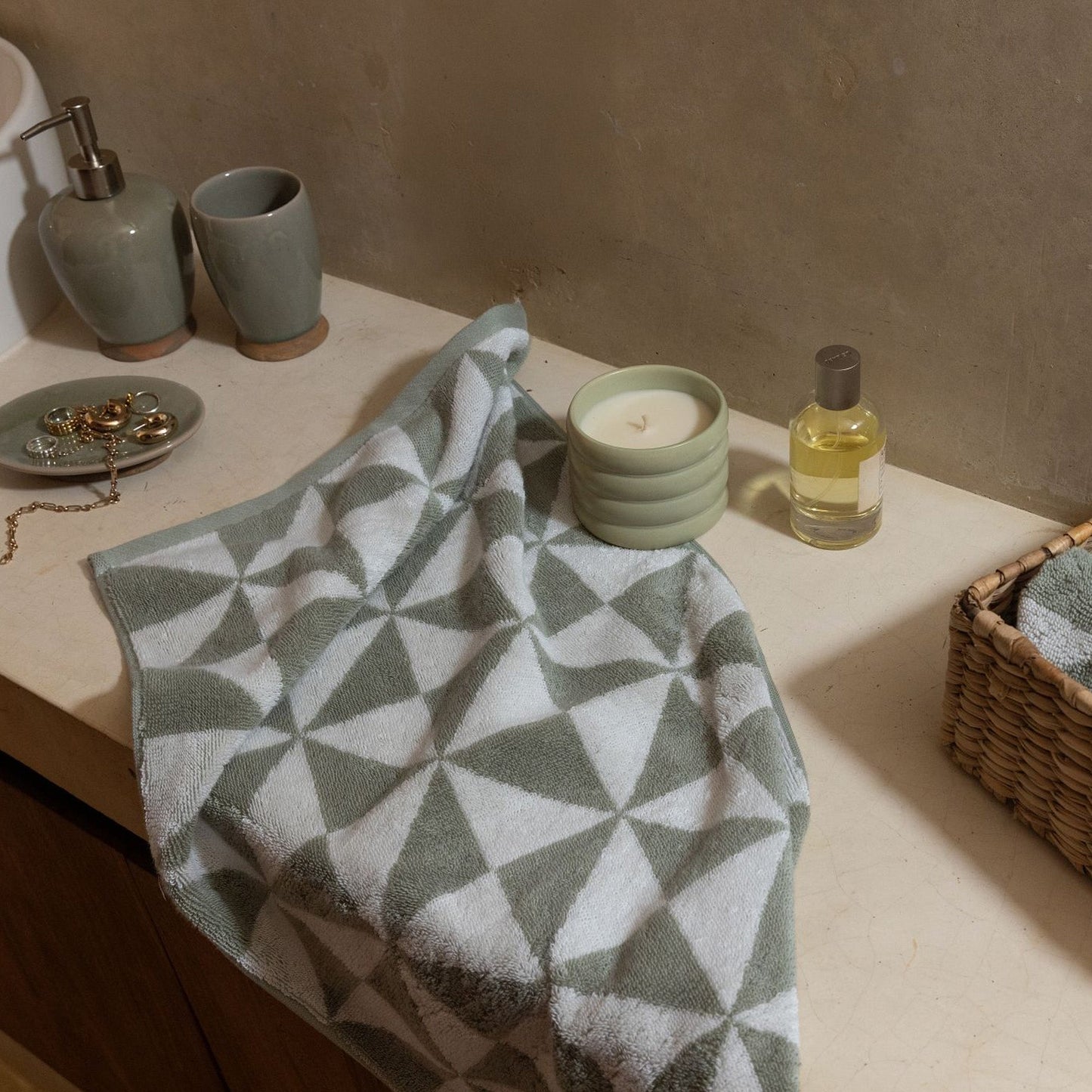 Umbra Australian Cotton Towels - FiveBeelow